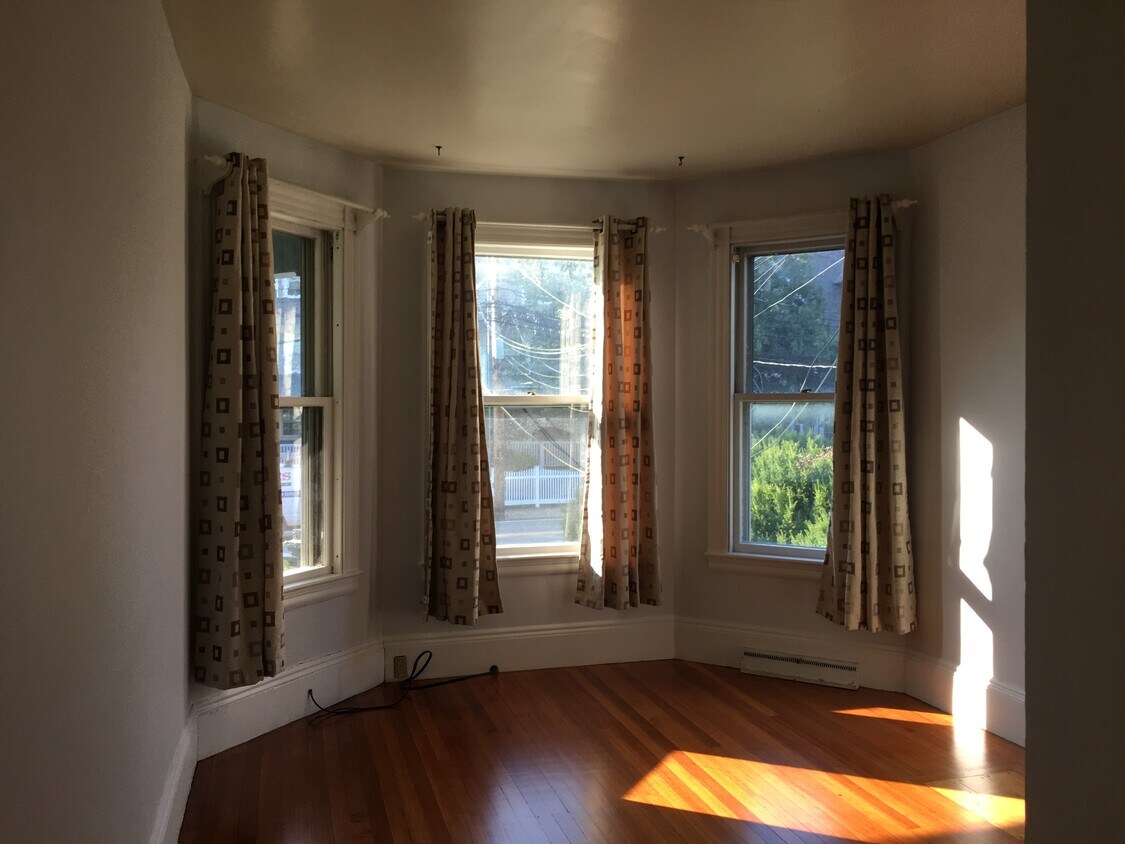 Primary Photo - 413 Cherry St