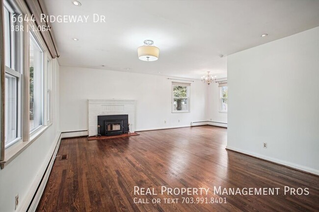 Foto del edificio - 6644 Ridgeway Dr