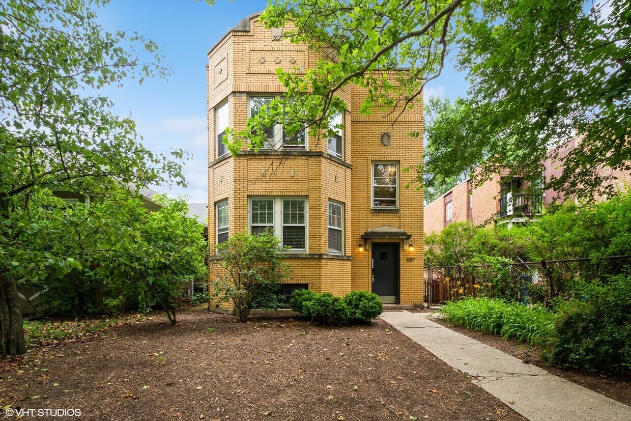 Foto principal - 557 Barton Ave
