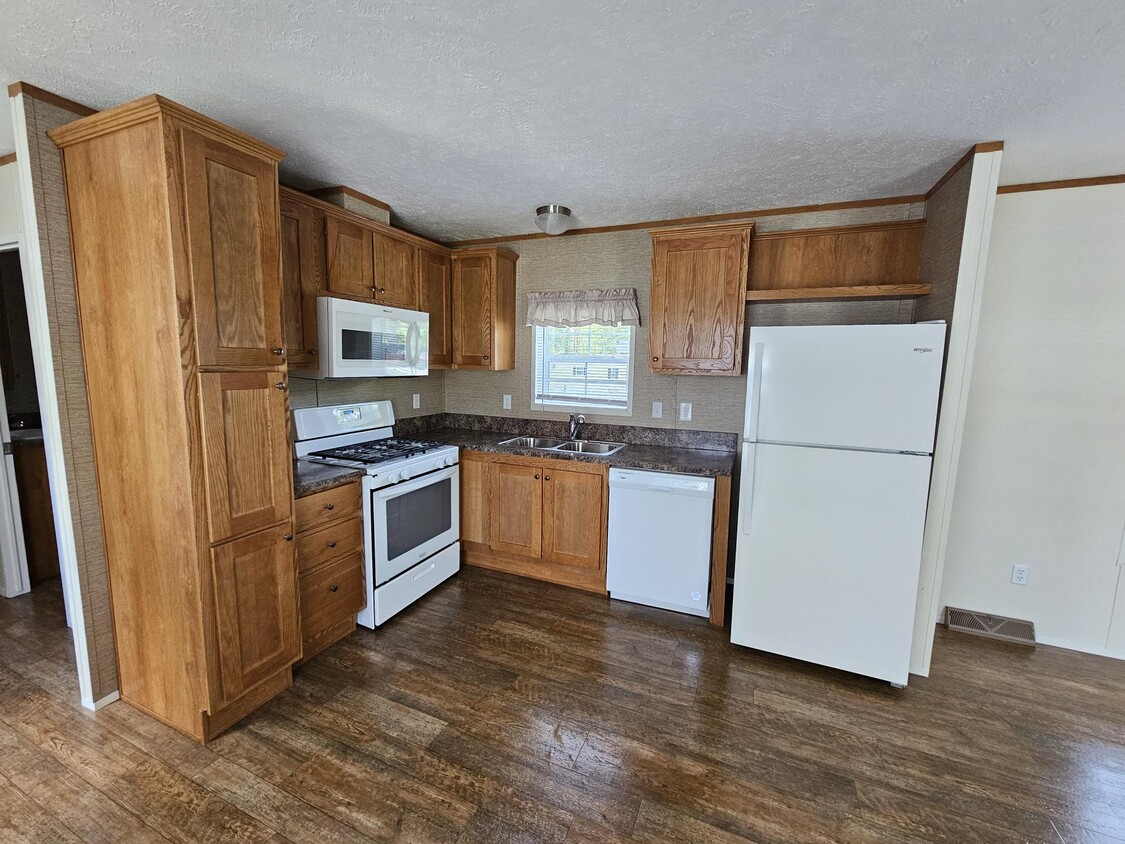 Foto principal - 411 Elmwood Cir
