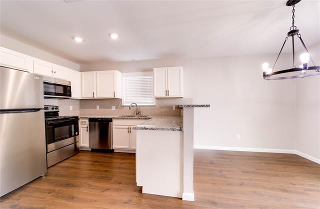 Foto del edificio - 6824 Trail Lake Dr