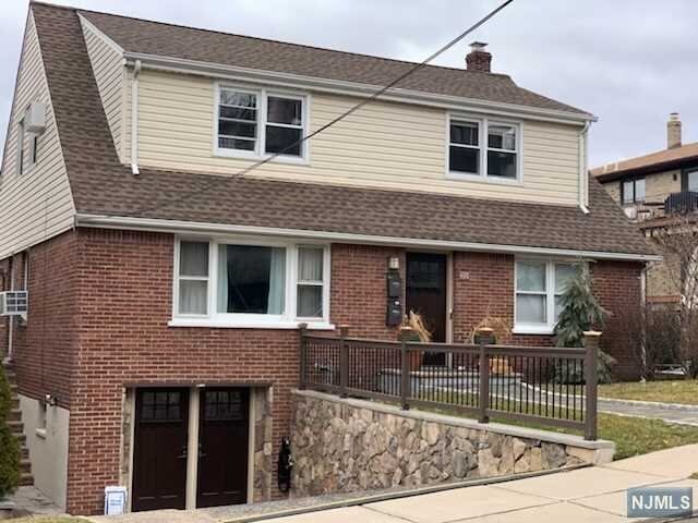 Primary Photo - 335 8th St