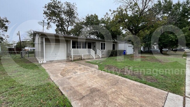 Building Photo - 2627 Hearthstone Dr