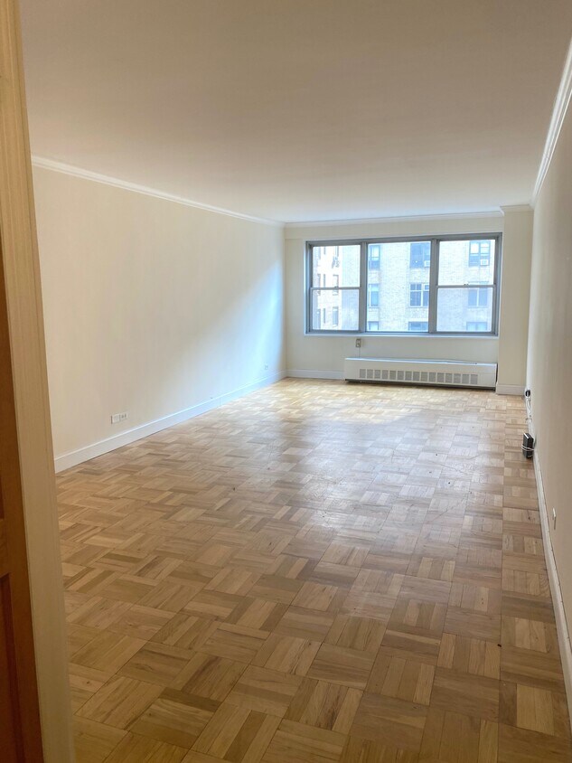Building Photo - No board approval