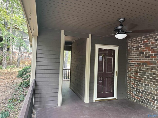 Building Photo - 3011 Woodlawn Dr SW