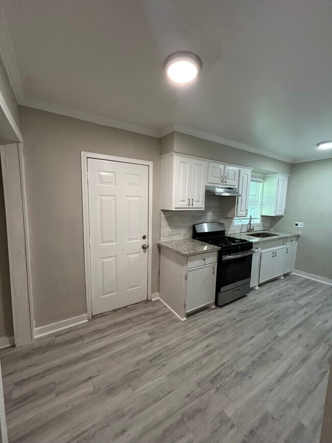 Photo - 515 Woodward Ave House