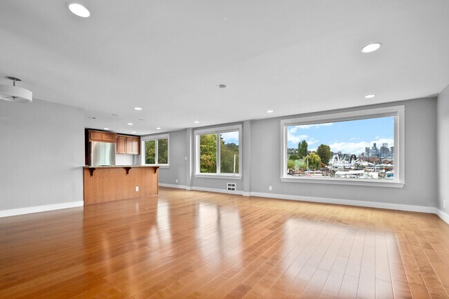 Foto del edificio - 2301 Fairview Ave E