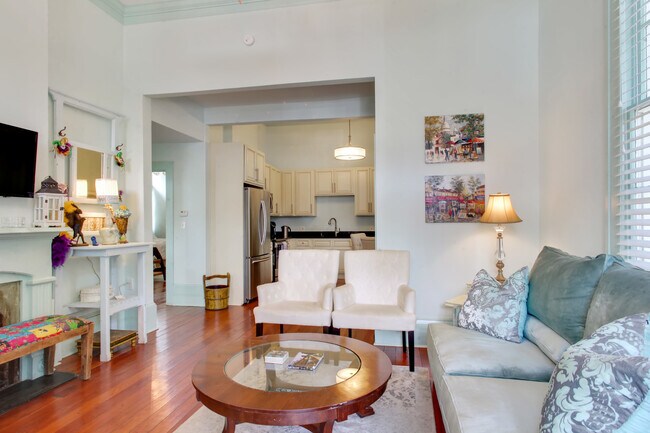 Sala de estar - 5221 Magazine St