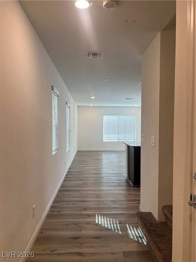 Building Photo - 6869 Calvitero St