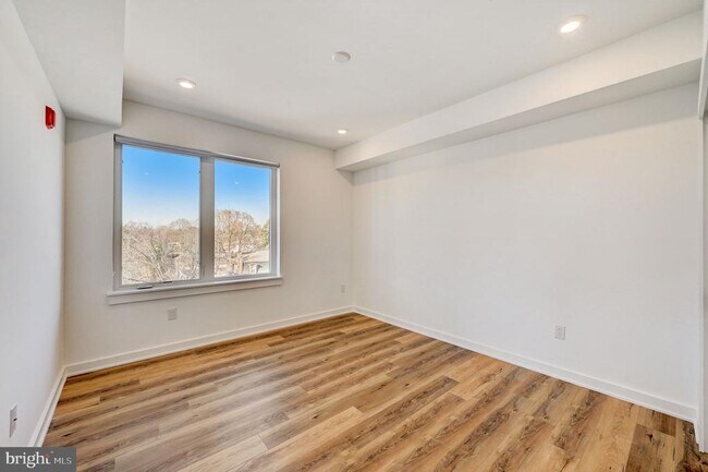 Building Photo - 212 W Rittenhouse St