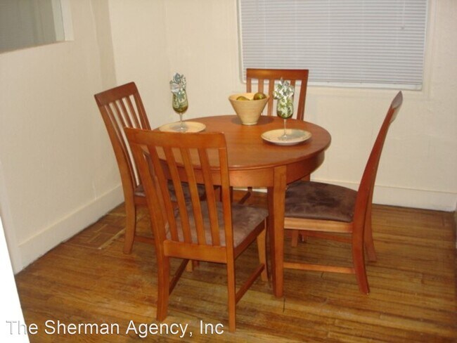 Foto del edificio - 921-925 W 9th Ave