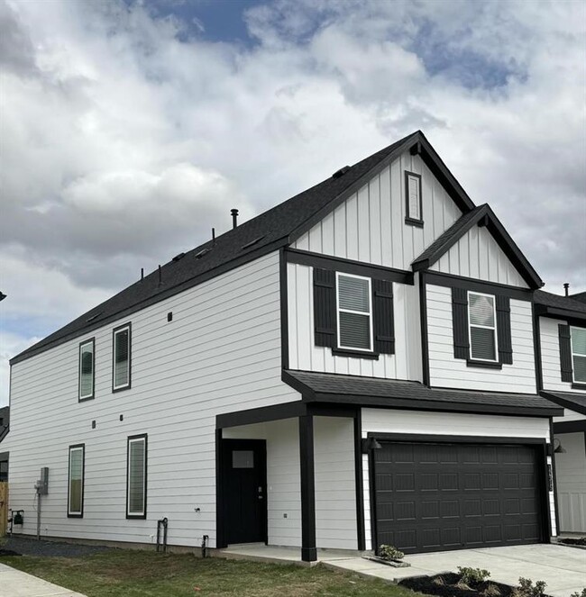 Building Photo - 12315 Maria Heights Ct