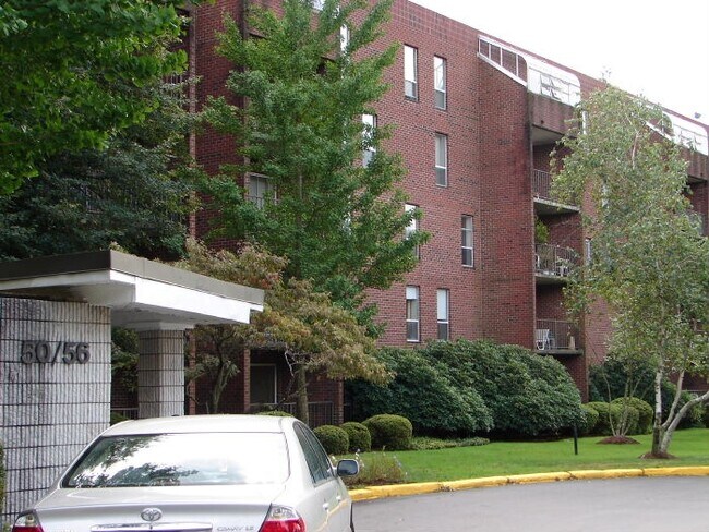 Foto del edificio - 50 Broadlawn Park