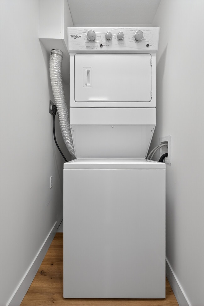 Building Photo - 4603-BSM21 21 Ave NW