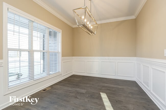 Foto del edificio - 1061 Brightwood Ct