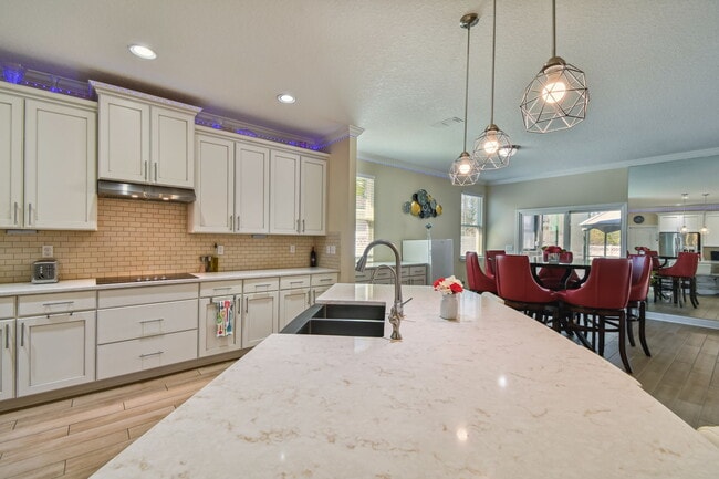 Building Photo - 629 Melrose Abbey Ln