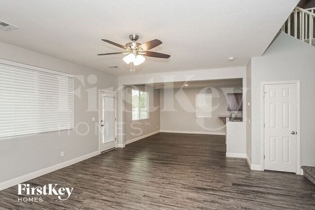 Building Photo - 997 Crescent Falls St