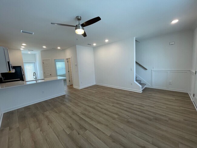 Building Photo - For Lease - 3 BR|3 BA at Tyndall Station