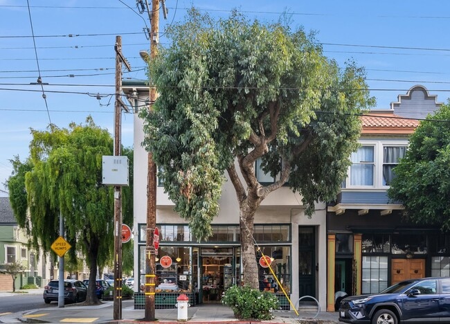 Photo - Remodeled pet friendly, top floor 2BR with in-unit laundry Apartment