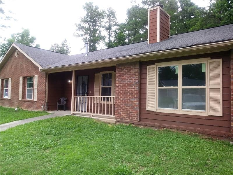 135 Fruitwood Trce Unit B, Riverdale, GA 30296 Room for Rent in