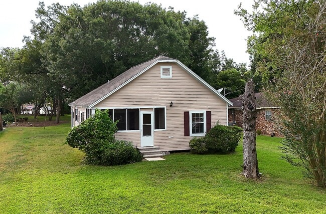 Building Photo - 3903 Lavender St