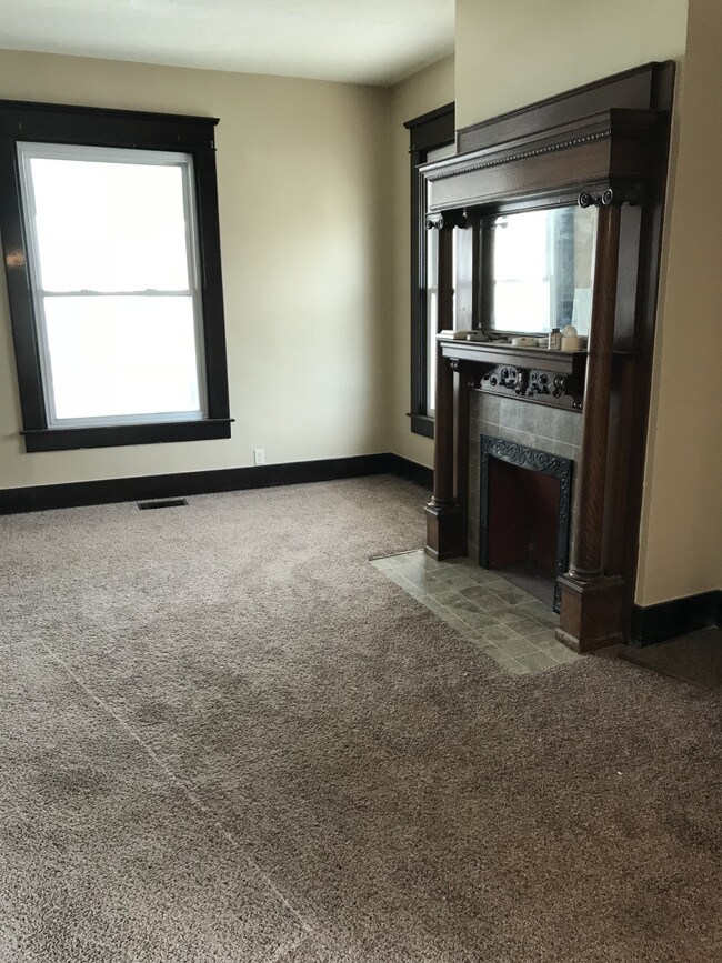 Building Photo - 103 N. Tompkins Duplex