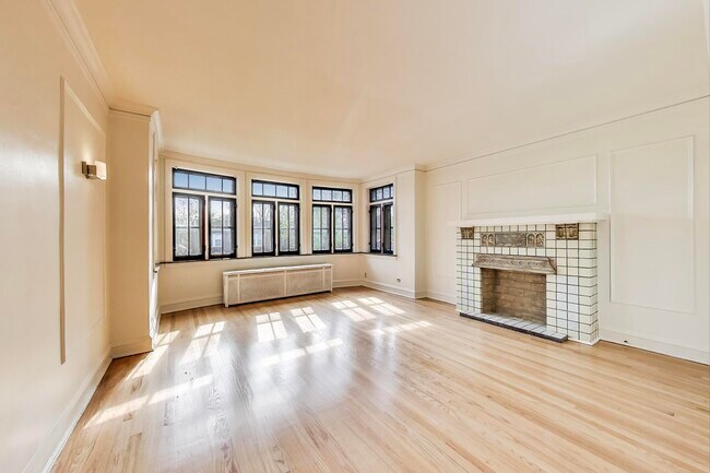 Foto del edificio - 8152 S Merrill Ave