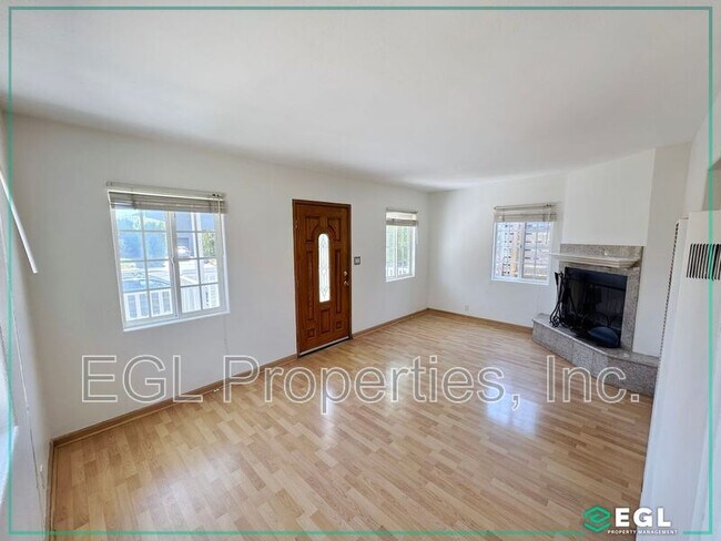 Building Photo - 837 Rose Ave