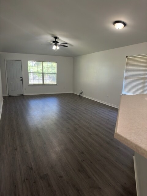 Foto del edificio - Spacious, Stylish, and Move-In Ready – 4-B...