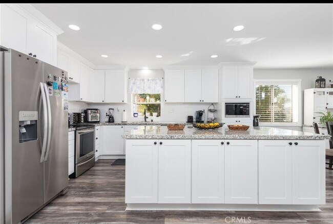 Foto del edificio - 22361 Loch Lomond Dr