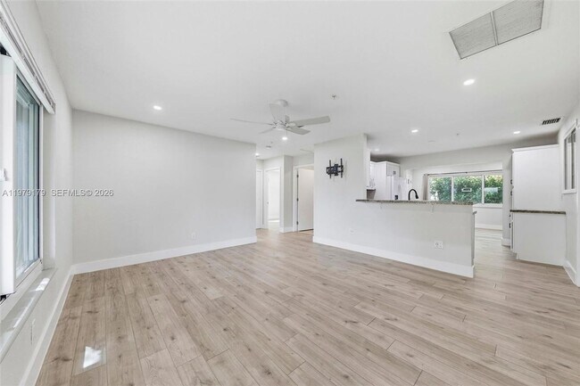 Foto del edificio - 4561 SW 25th Terrace