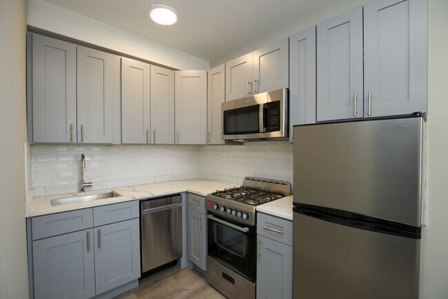Foto del edificio - 545 W Belmont Ave