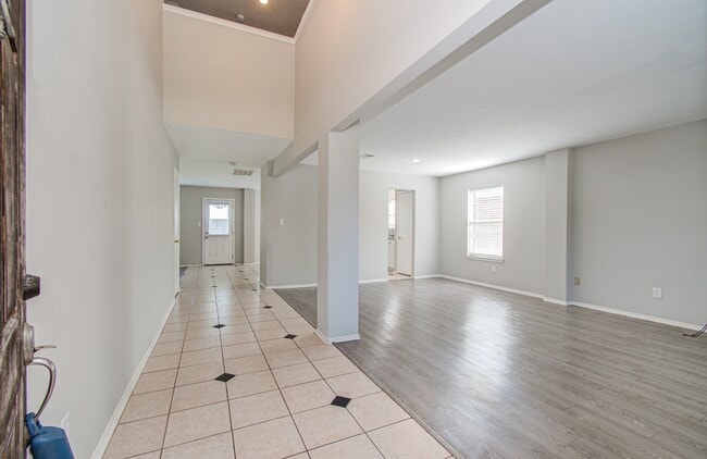 Foto del edificio - 16126 Coleburn Dr