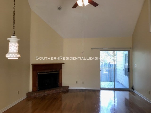 Building Photo - Newly remodeled townhome