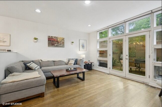 Foto del edificio - 933 W Wrightwood Ave