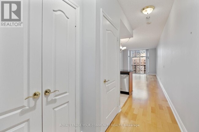 Building Photo - 1101 Leslie St