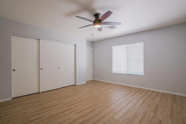 Foto del edificio - 8625 W Grand Pine Ave