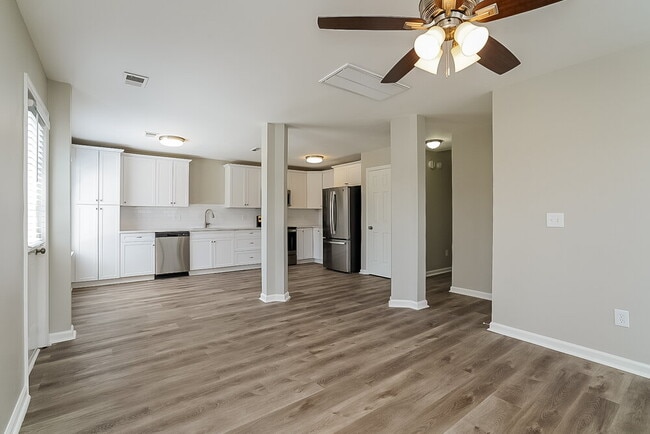 Building Photo - 206 Babe Ruth Cove