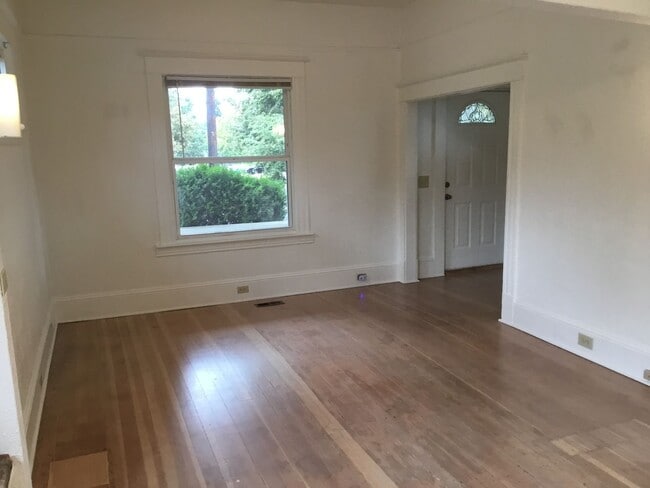 Photo - URBAN CHARMER House