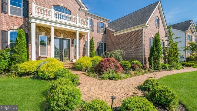 Building Photo - 3979 Hillcrest Dr