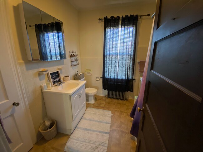 Foto del edificio - 280 Pleasant St