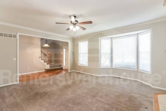 Building Photo - 4 Bed 2.5 Bath In Olathe! Available 9/1!!