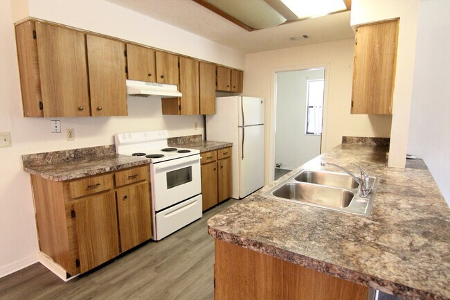 Building Photo - Home available now!