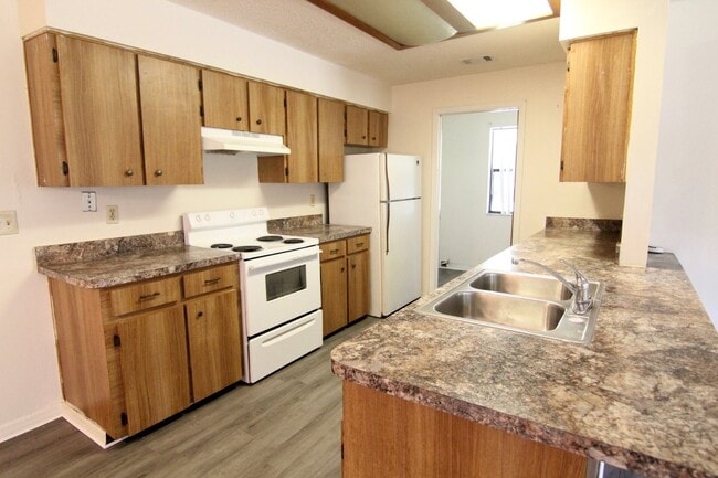 Foto del edificio - Home available now!