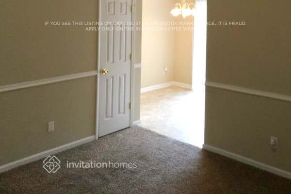 Foto del edificio - 6004 Derek Christopher Ct