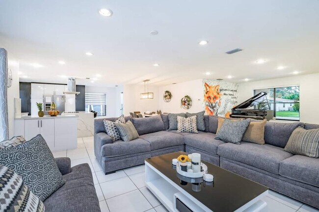 Foto del edificio - 830 SW 14th Ct