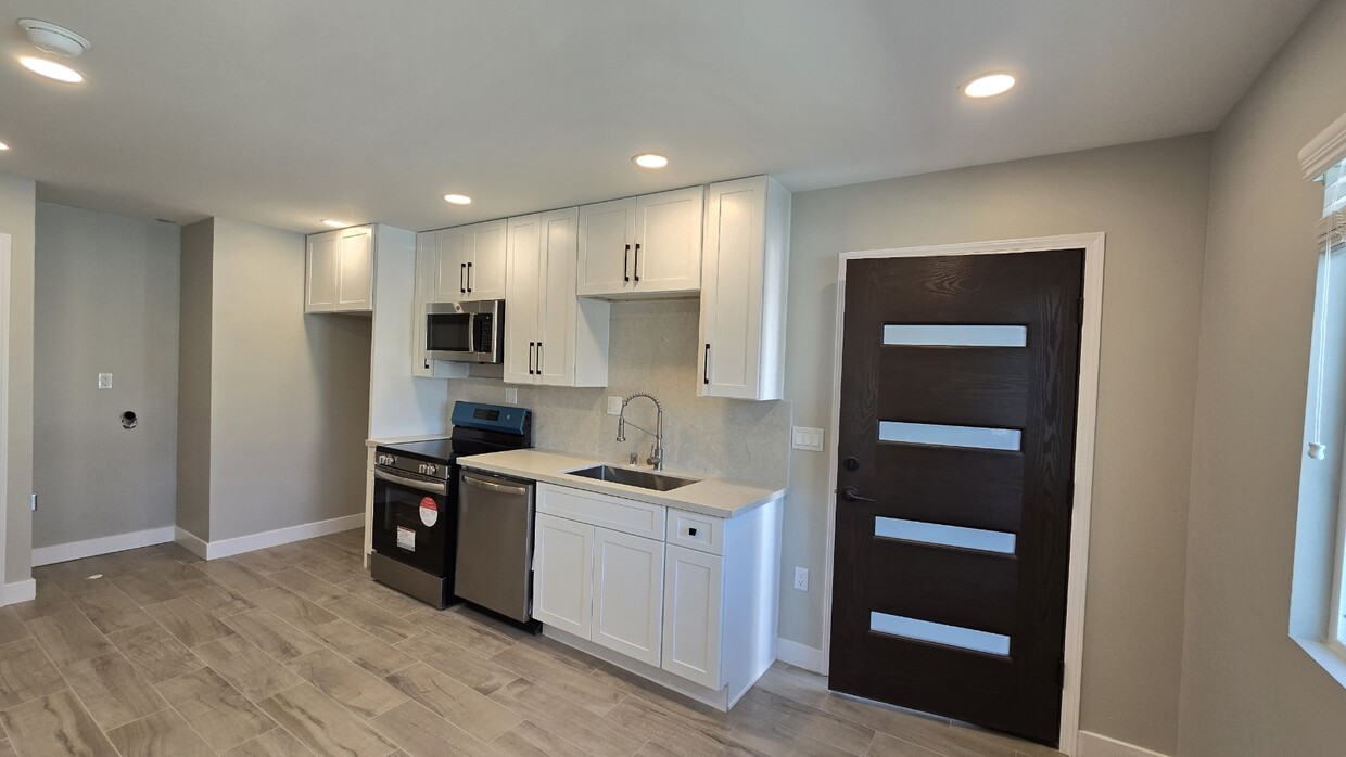 Foto principal - 3322 Altadena Ave.