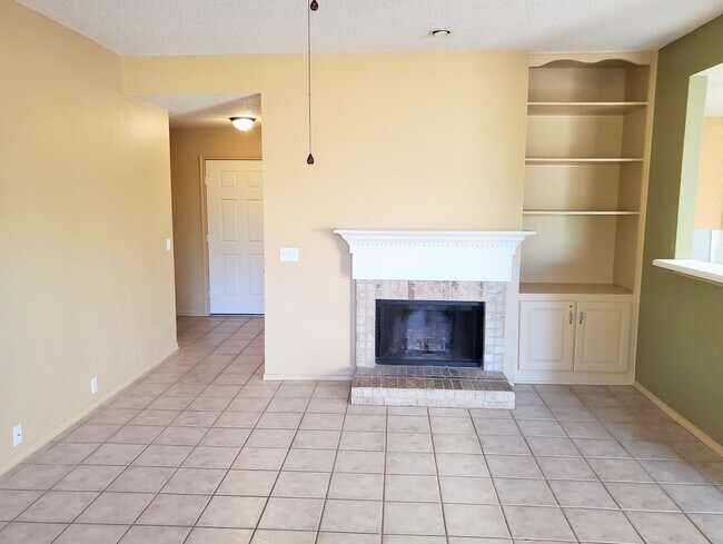 Building Photo - 2020 Coats Cir