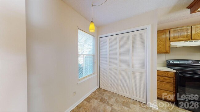 Foto del edificio - 5622 Amity Springs Dr