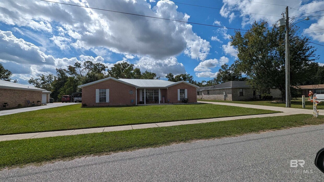 Primary Photo - 513 W Amanda Ave